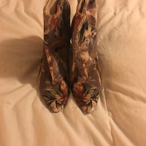 Women’s Nine West ankle boots